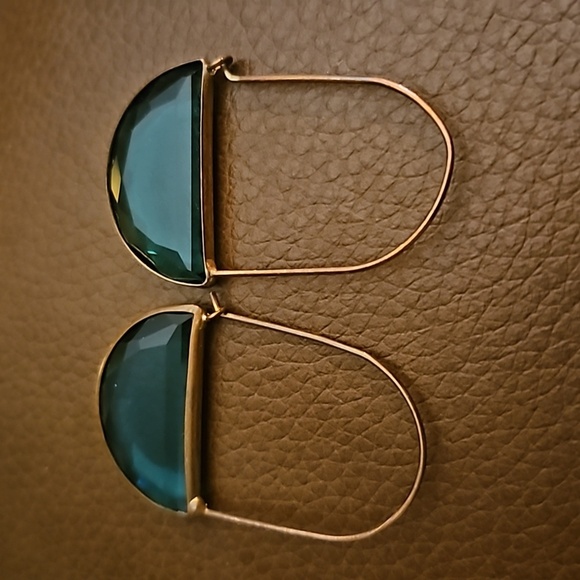 House of Harlow 1960 Faceted Teal Green Glass Mod Hoop Earrings - Picture 6 of 6